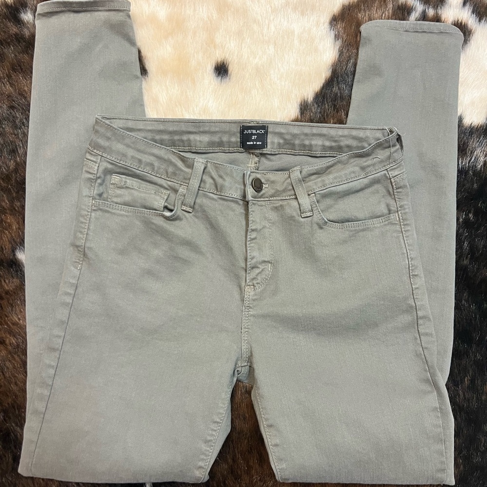 Just Black Women's Olive Green Skinny Jeans